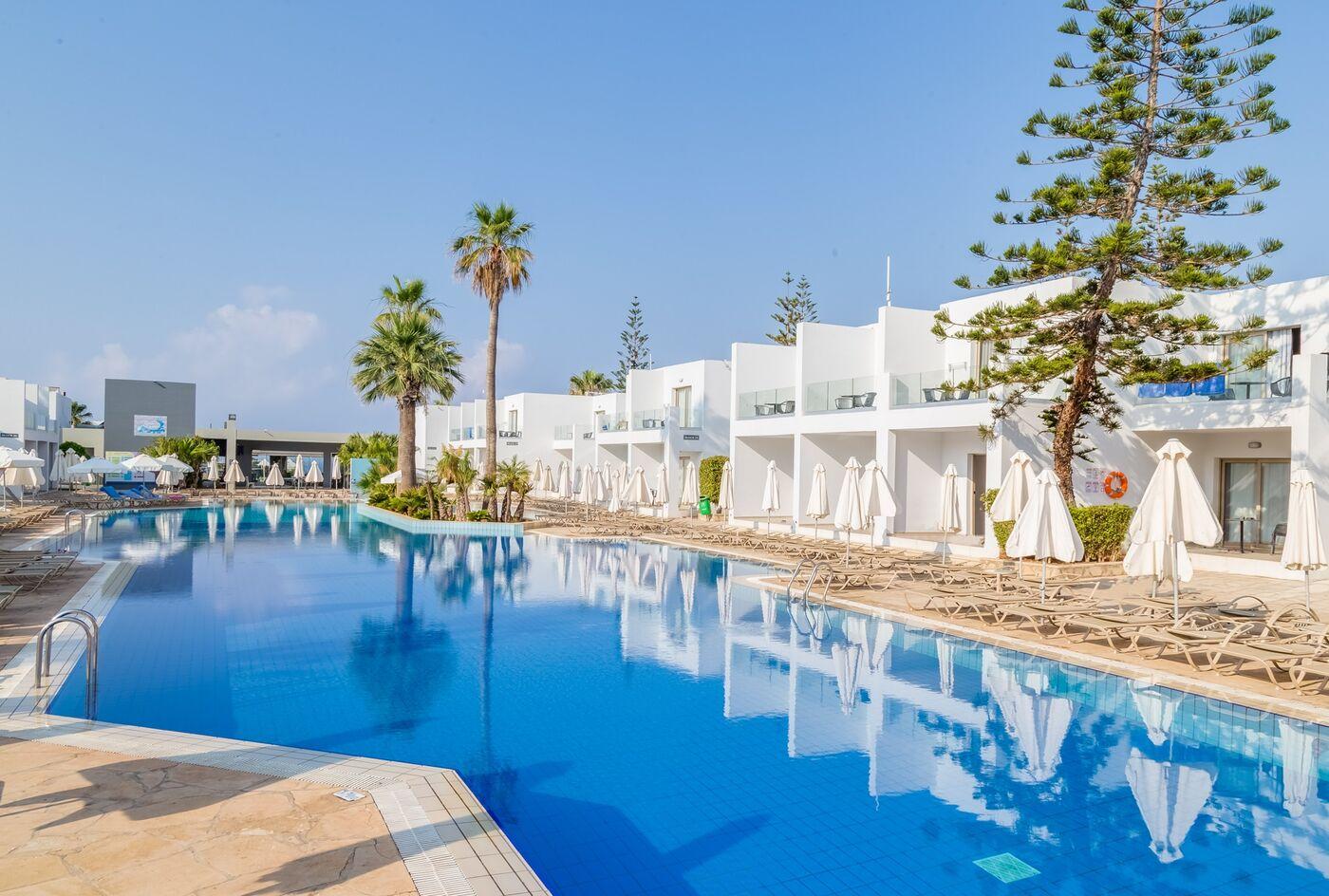 Panthea Holiday Village - Cypr