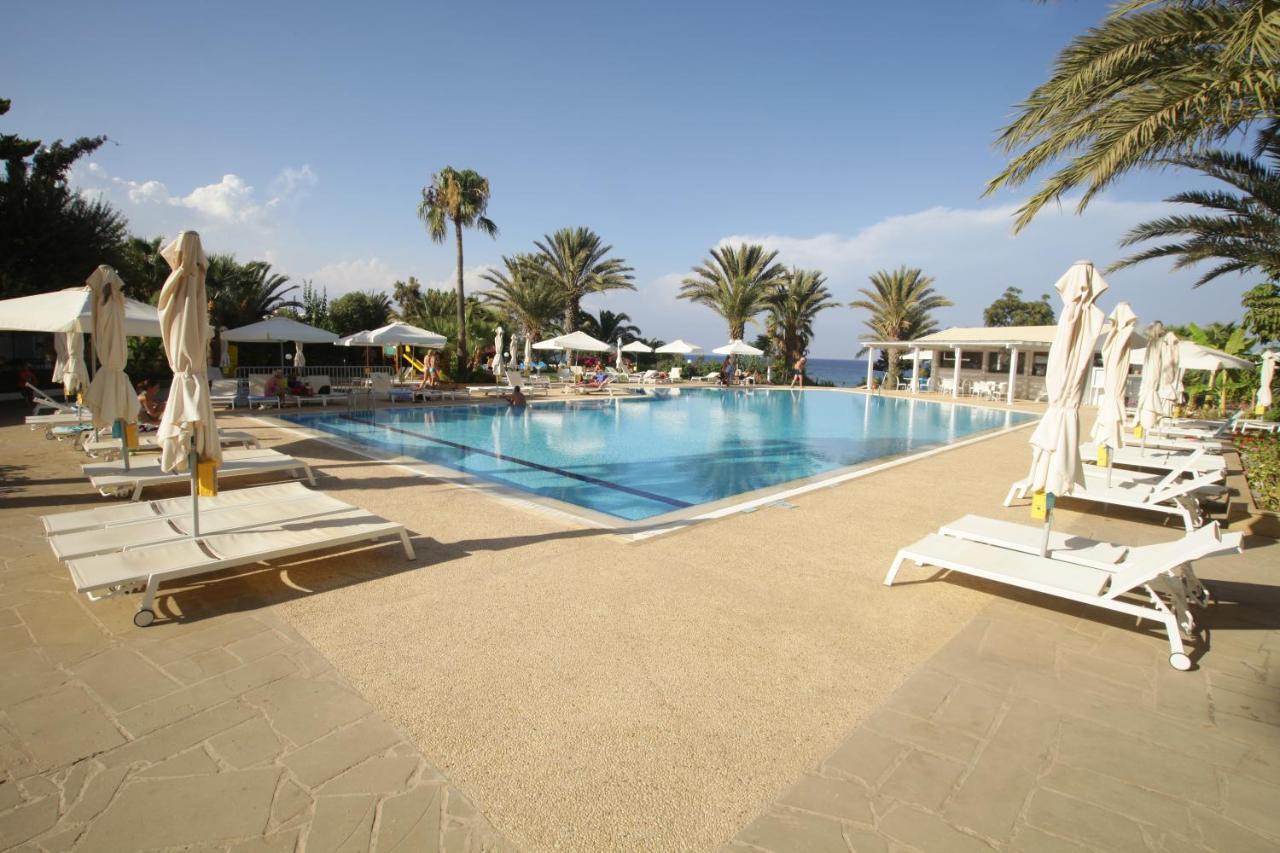 Crystal Springs Beach Hotel - Cypr