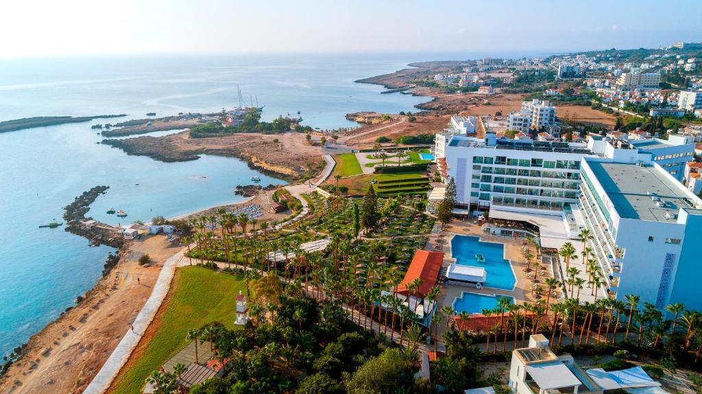 Cavo Maris Beach Hotel - Cypr