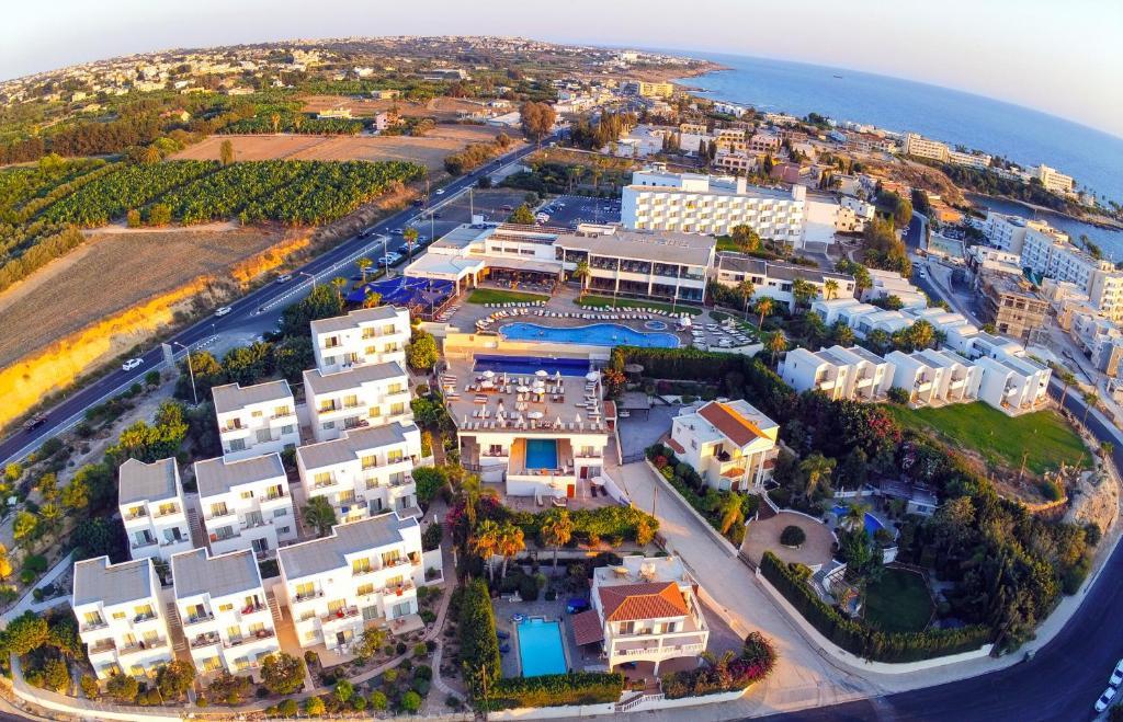Theo Sunset Bay Holiday Village - Cypr