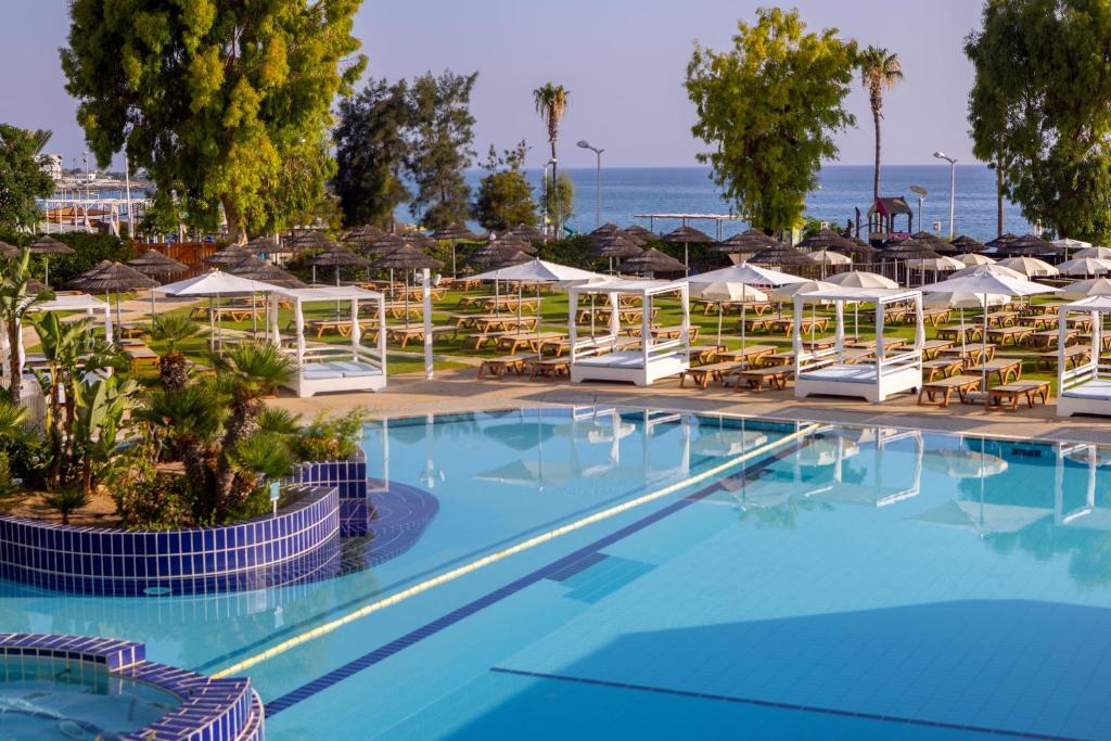 Capo Bay Hotel - Cypr