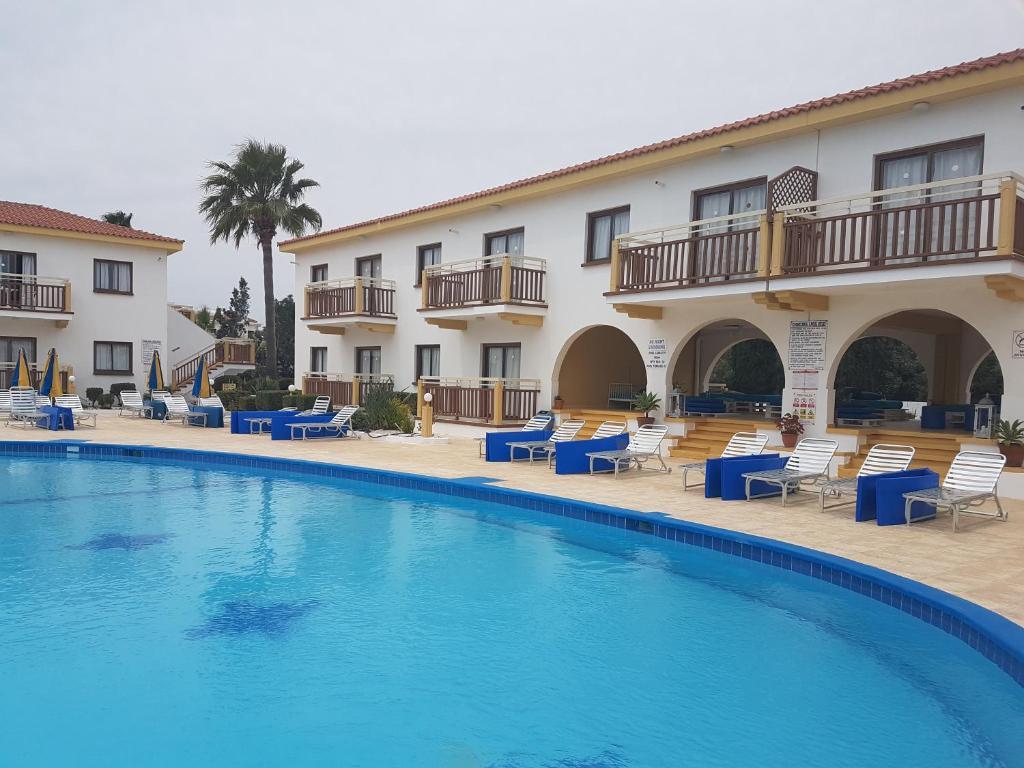 Cosmelenia Hotel Aprts - Cypr