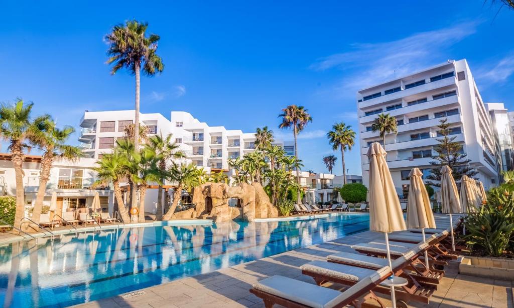 Adams Beach Hotel - Cypr