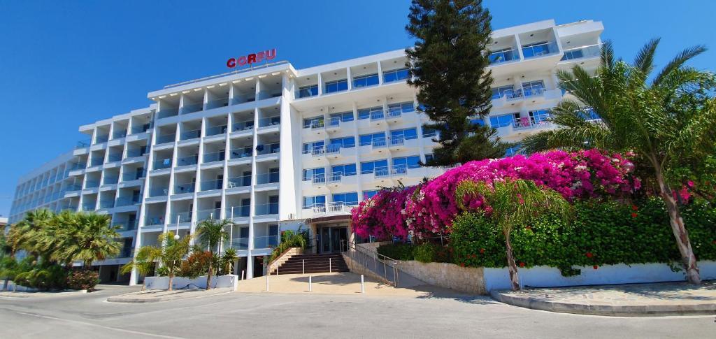Corfu Hotel - Cypr