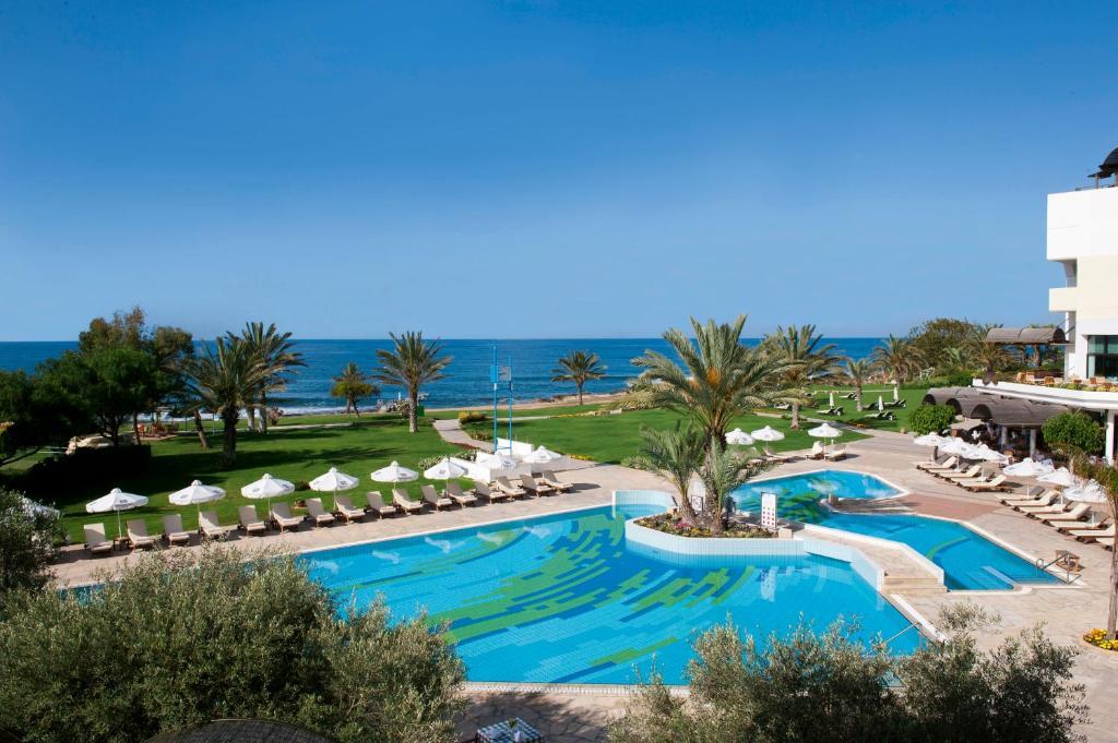 Constantinou Bros Athena Royal Beach Hotel - Cypr