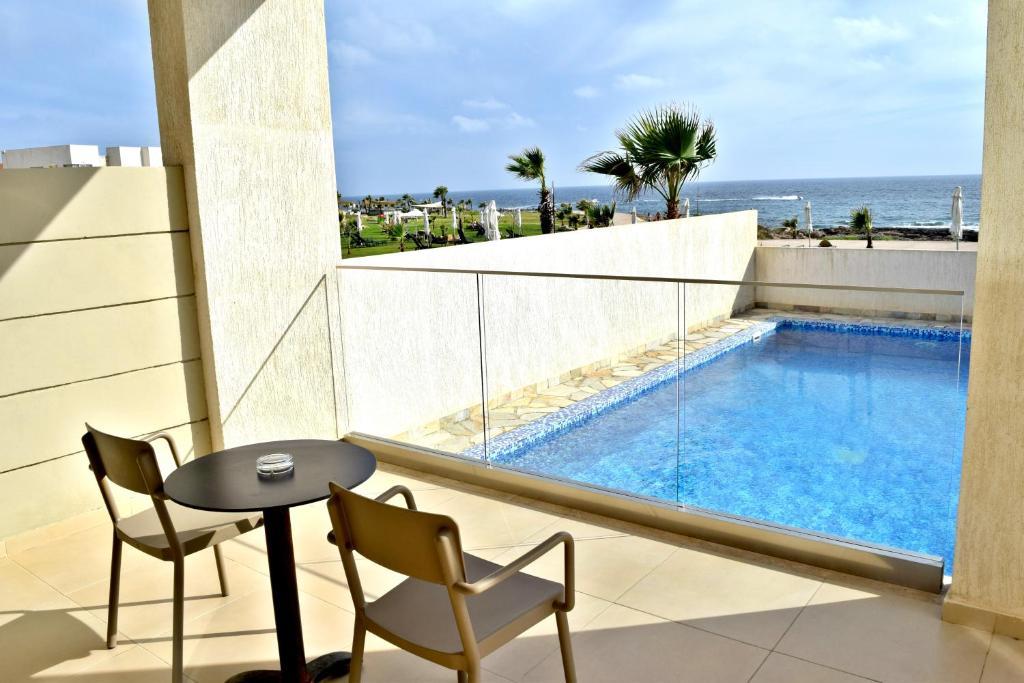 Amphora Hotel & Suites - Cypr
