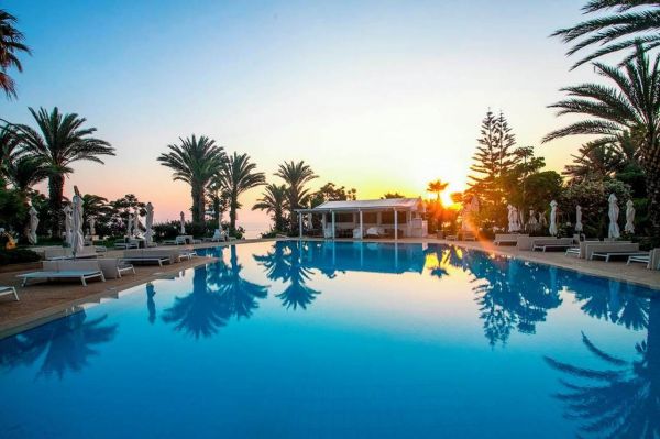 Crystal Springs Beach Hotel - Cypr