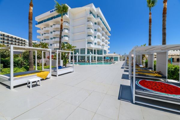 Tasia Maris Sands (Adults Only) - Cypr