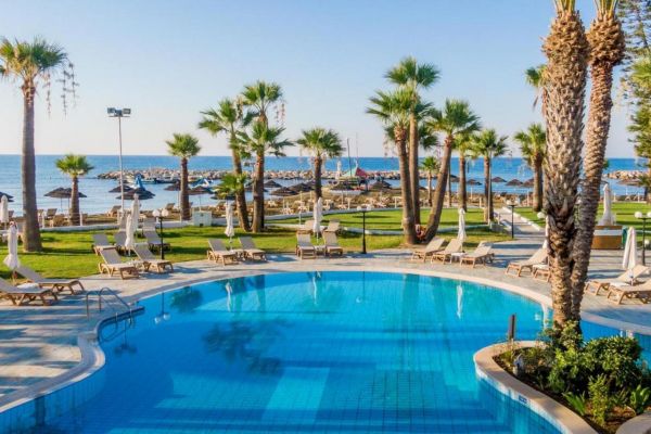 Golden Bay Beach Hotel - Cypr