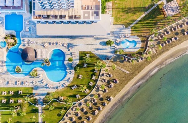 Golden Bay Beach Hotel - Cypr