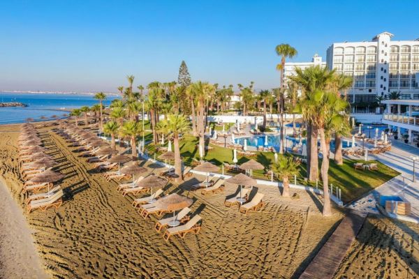 Golden Bay Beach Hotel - Cypr