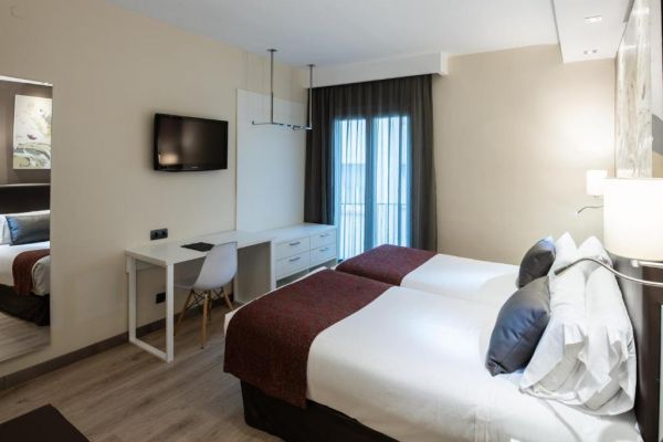 Hotel Catalonia Castellnou - Hiszpania