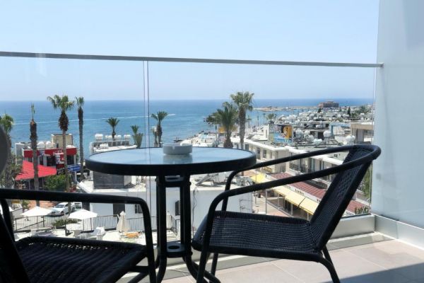 Dionysos Central Hotel - Cypr