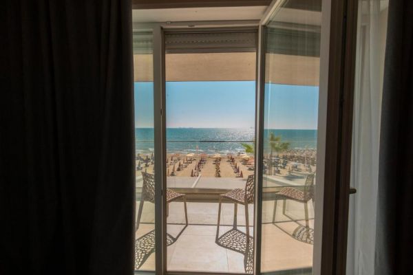 Amr Hotel (PKT) - Albania