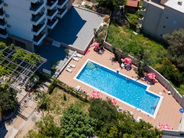 Hotel Pharos Apartments i Czarnogóra w pigułce - Czarnogóra