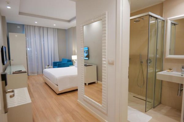 Hotel Luxury (PKT) - Albania