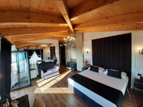 Hotel Kloest (PKT) - Albania