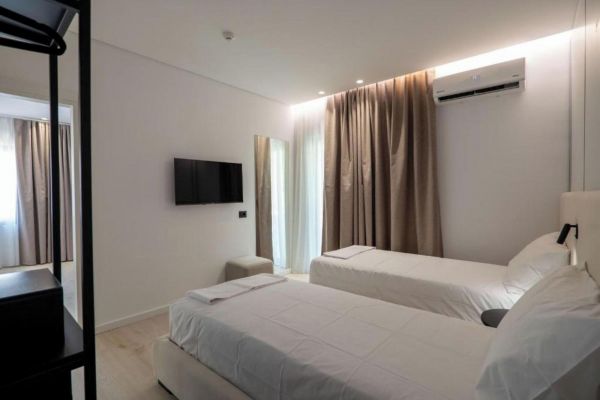 Arrei Hotel (PKT) - Albania