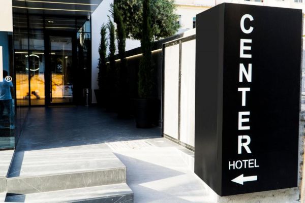 Center Hotel (PKT) - Albania