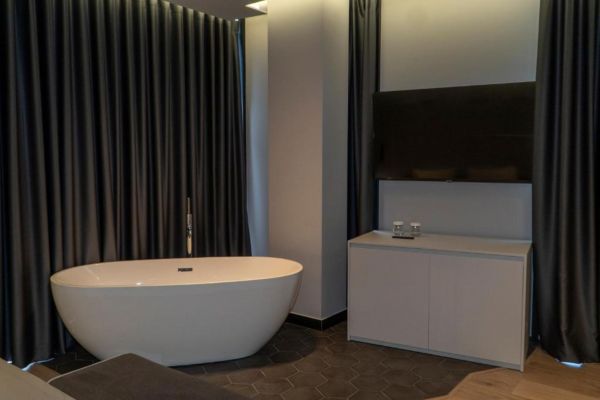 Center Hotel (PKT) - Albania
