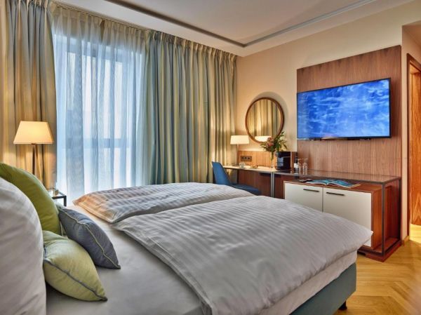 EST Grand Hotel Savoy - Węgry