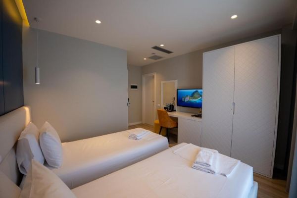 Hotel Teuta (PKT) - Albania