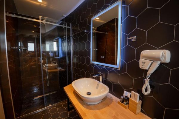 Hotel Teuta (PKT) - Albania