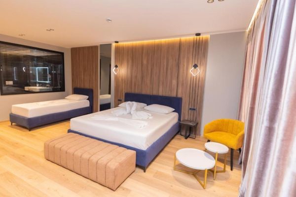 Hotel Esbjerg (PKT) - Albania