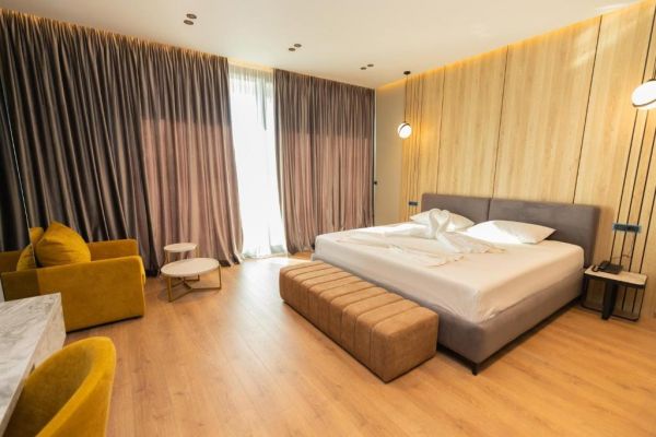 Hotel Esbjerg (PKT) - Albania