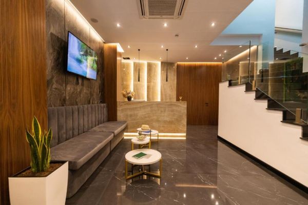 Hotel Esbjerg (PKT) - Albania