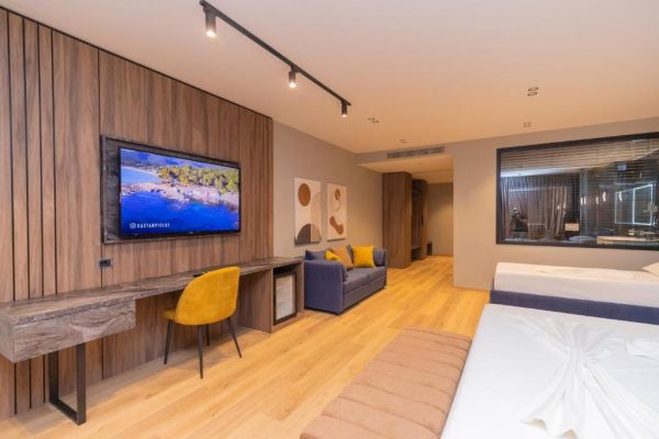 Hotel Esbjerg (PKT) - Albania