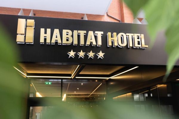 Hotel Habitat Hotel (PKT)