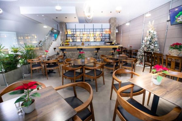 Metro Hotel Tirana (PKT) - Albania