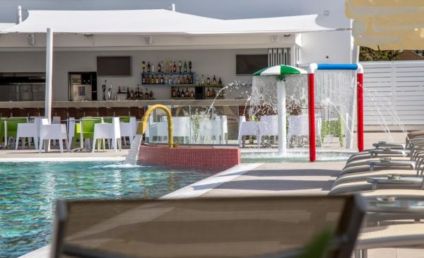 Nicholas Color Hotel - Cypr