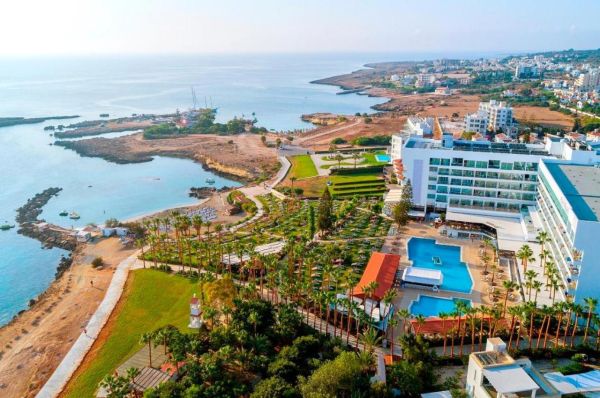 Hotel Cavo Maris Beach Hotel & Suites