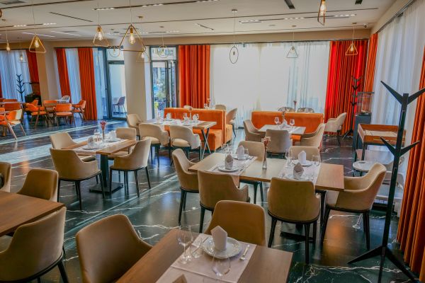 Dolanit Hotels Lubjana (PKT) - Albania