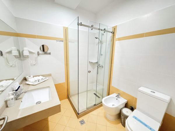 Bel Ami Suita Hotel (PKT) - Albania